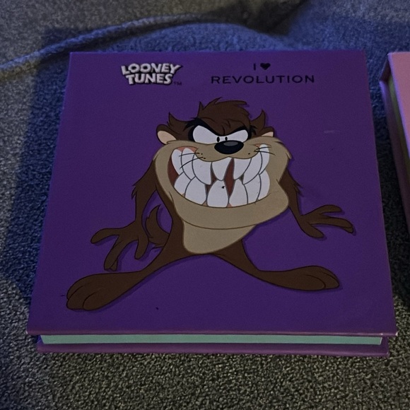 Looney Tunes x Revolution Taz and Tweety Bird Eyeshadow Palettes - Picture 2 of 9